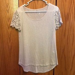 NY&CO beige lace sleeve top